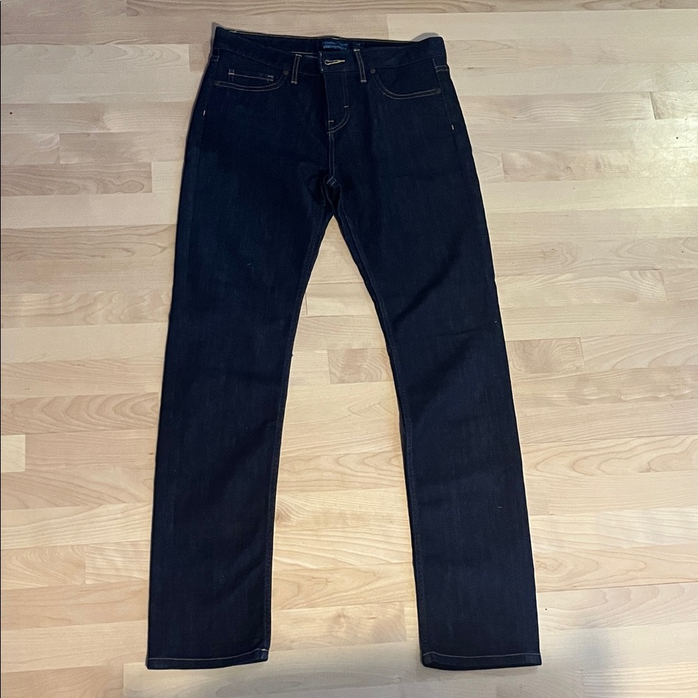 Patagonia NWOT Dark Blue Jeans 28